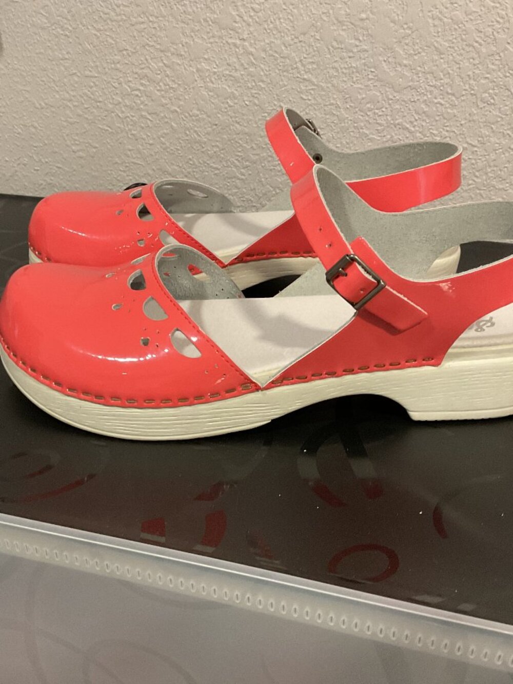 Syster Jane patent clogs 40